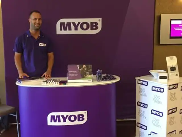 Curved Expo Counter