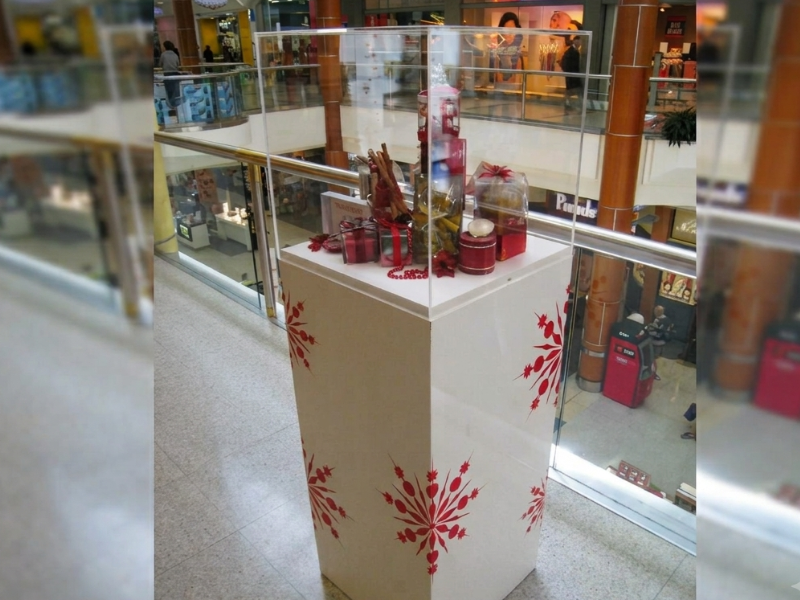 Decals and showcases can be added to any plinth