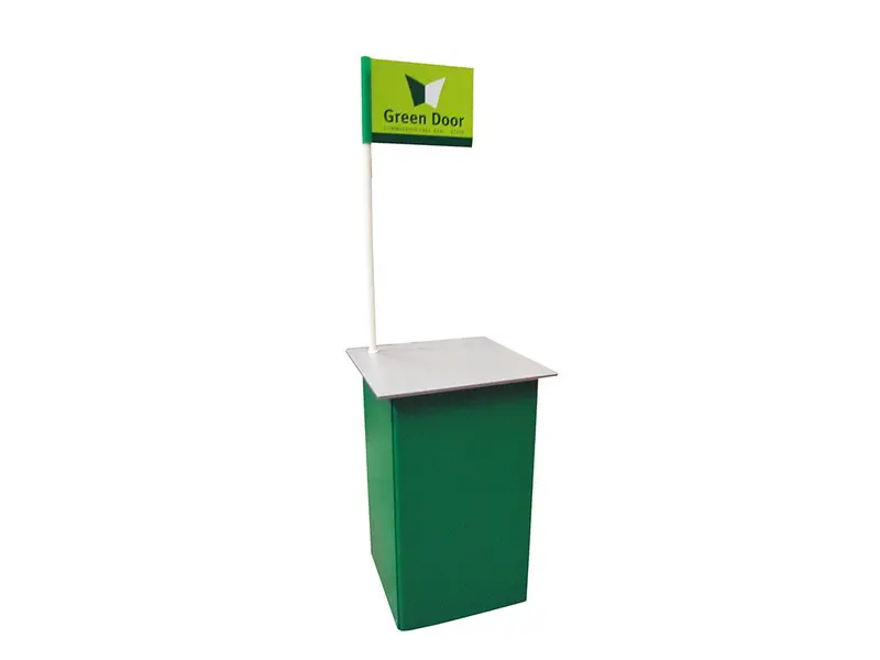 Presenter 600 with header flag on one pole