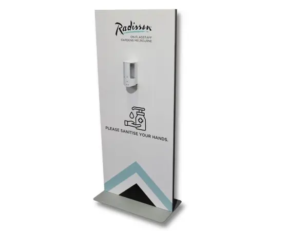 Blade sanitiser station