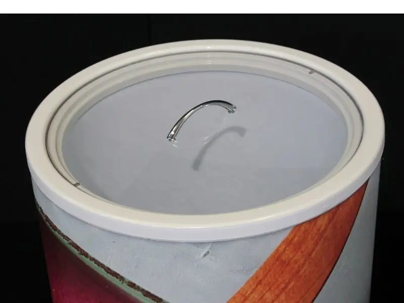 Clear lid fitted to a standard size wheeled sampling bin