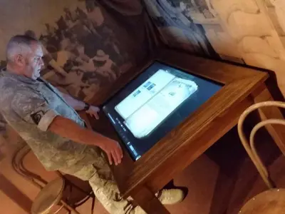 Table Touch Screen
